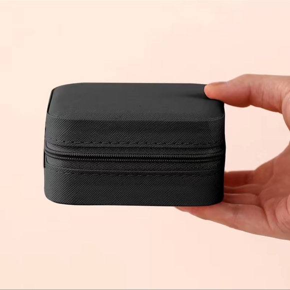 NWOT jewelry travel box - Picture 4 of 4